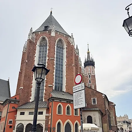 アパートホテル The Heritage House Main Square Self Check-in 3*