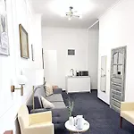 The Heritage House Main Square Self Check-in Apartmanhotel Krakkó